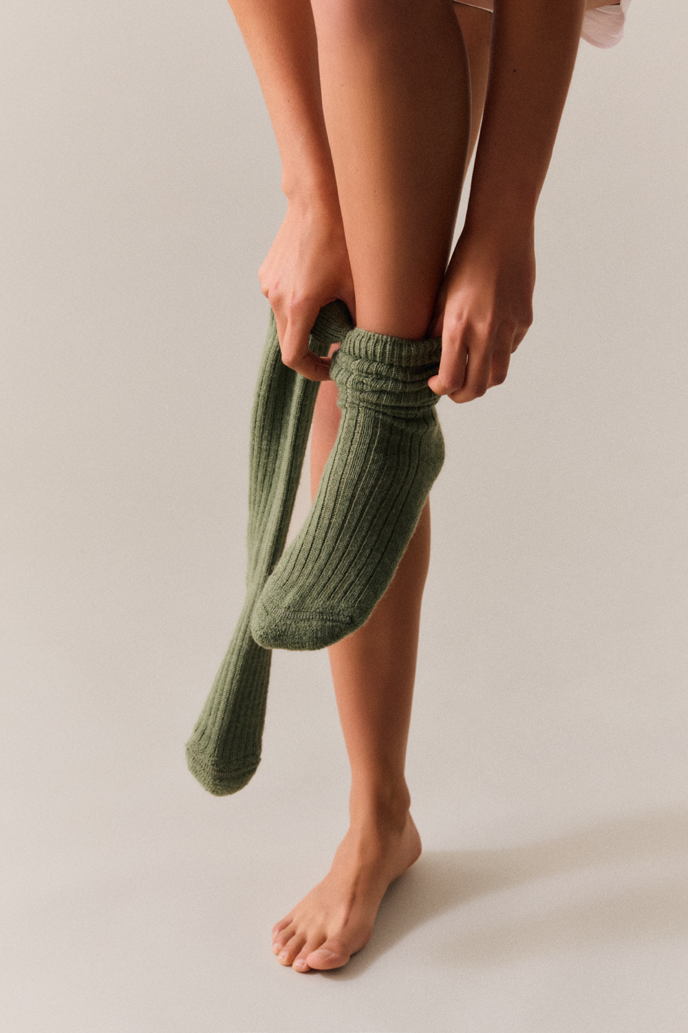 Person wearing Glen Green Wool Knee Highs